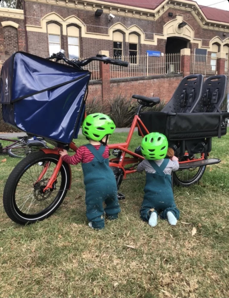 Cycling with a child - cargo bike, childseat or trailer?